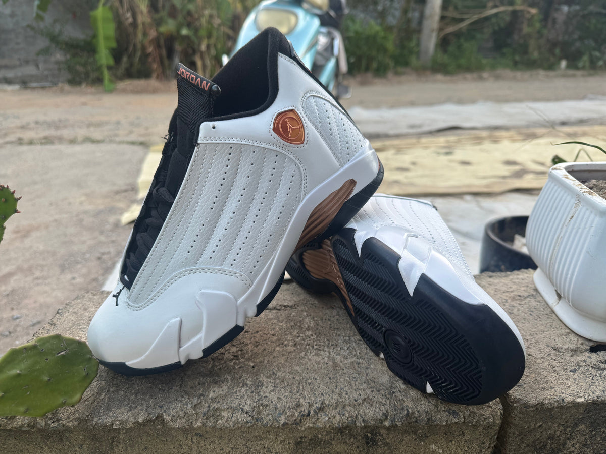 Air Jordan 14 Retro 'Black Toe' 2024 - product view 1
