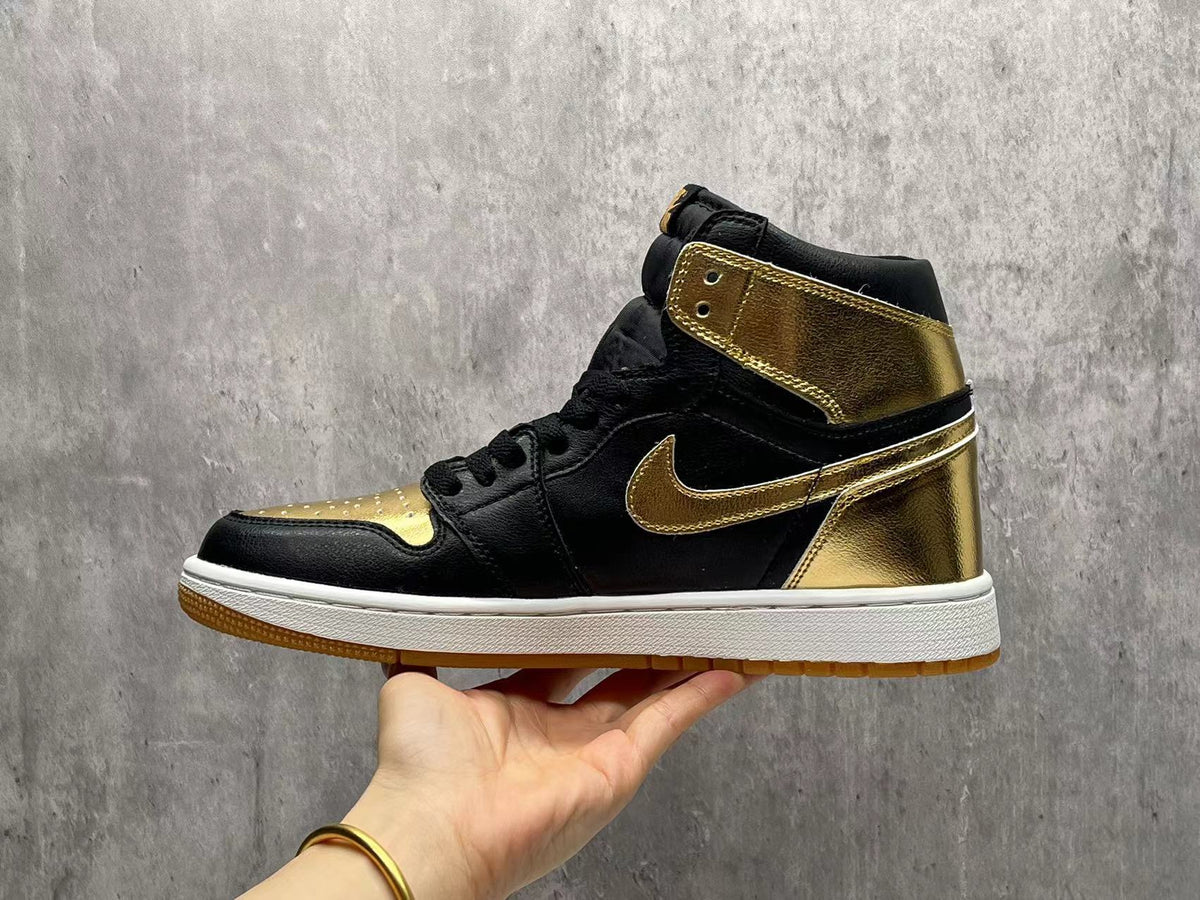Air Jordan 1 Retro High OG – Black/Gold - product view 1