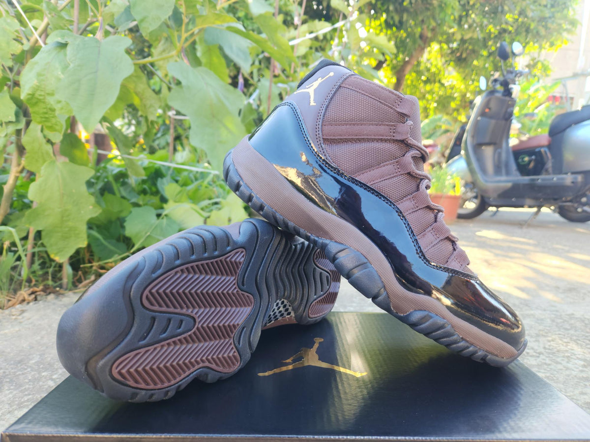 Air Jordan 11 Retro – Black/Brown - product view 2