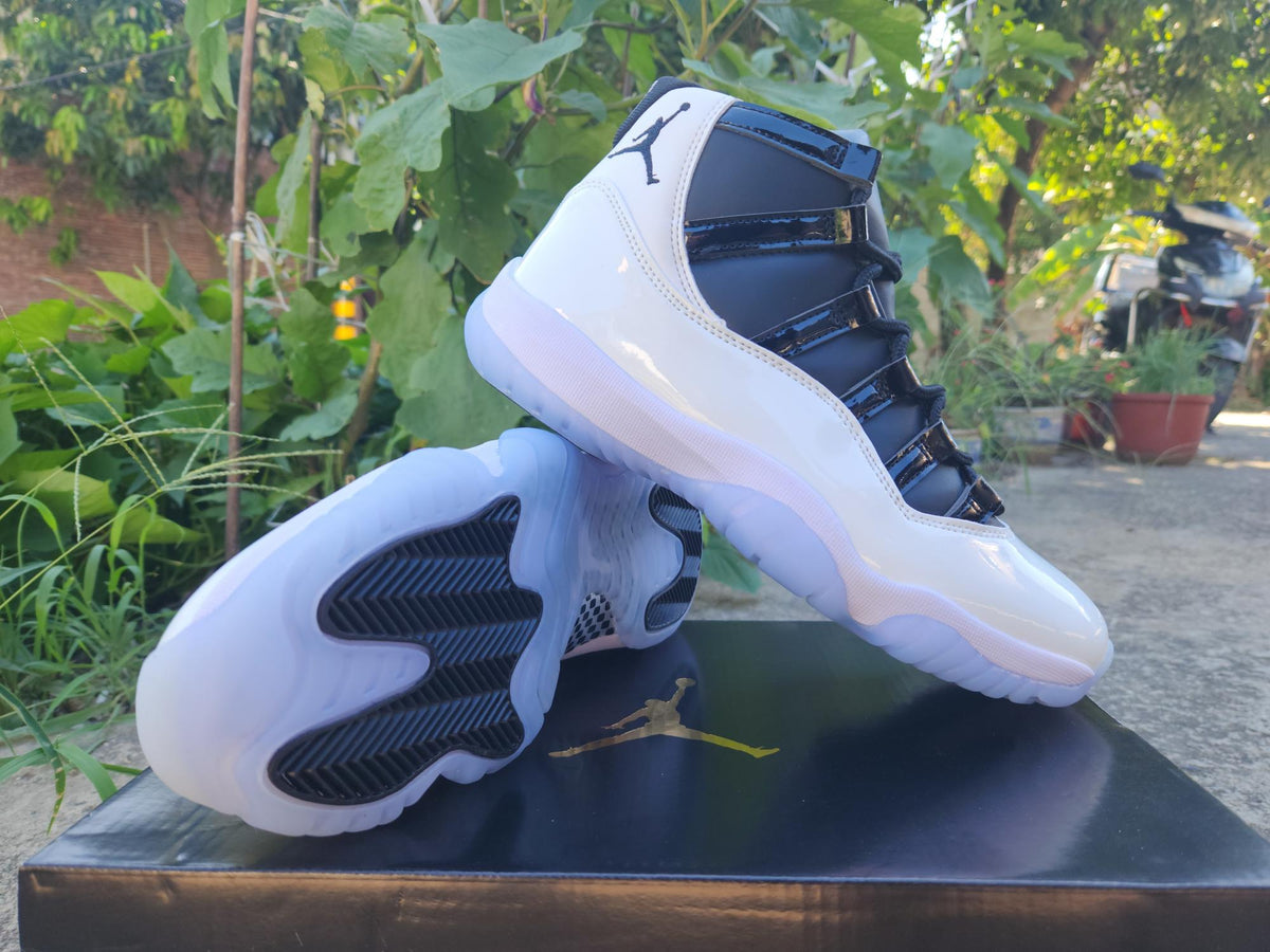 Air Jordan 11 Retro – White/Black - product view 2