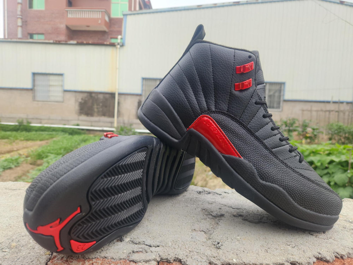 Air Jordan 12 – Royalty - product view 2