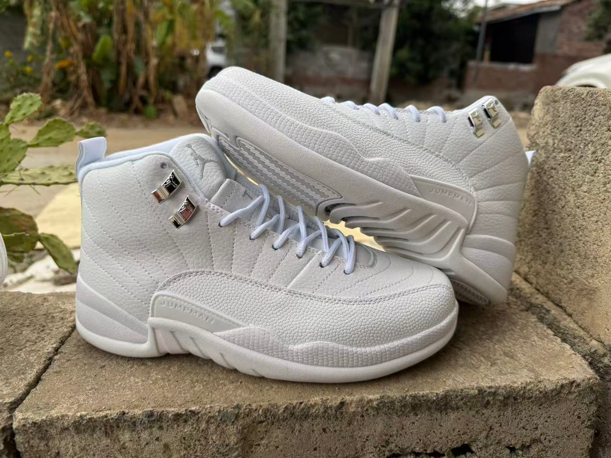 Air Jordan 12 Retro 'Summit White' White/Metallic Silver - product view 1