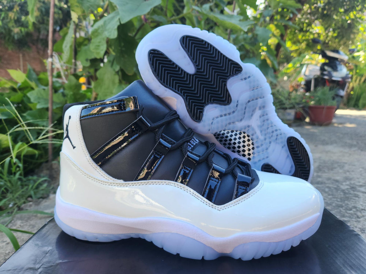 Air Jordan 11 Retro – White/Black - product view 3