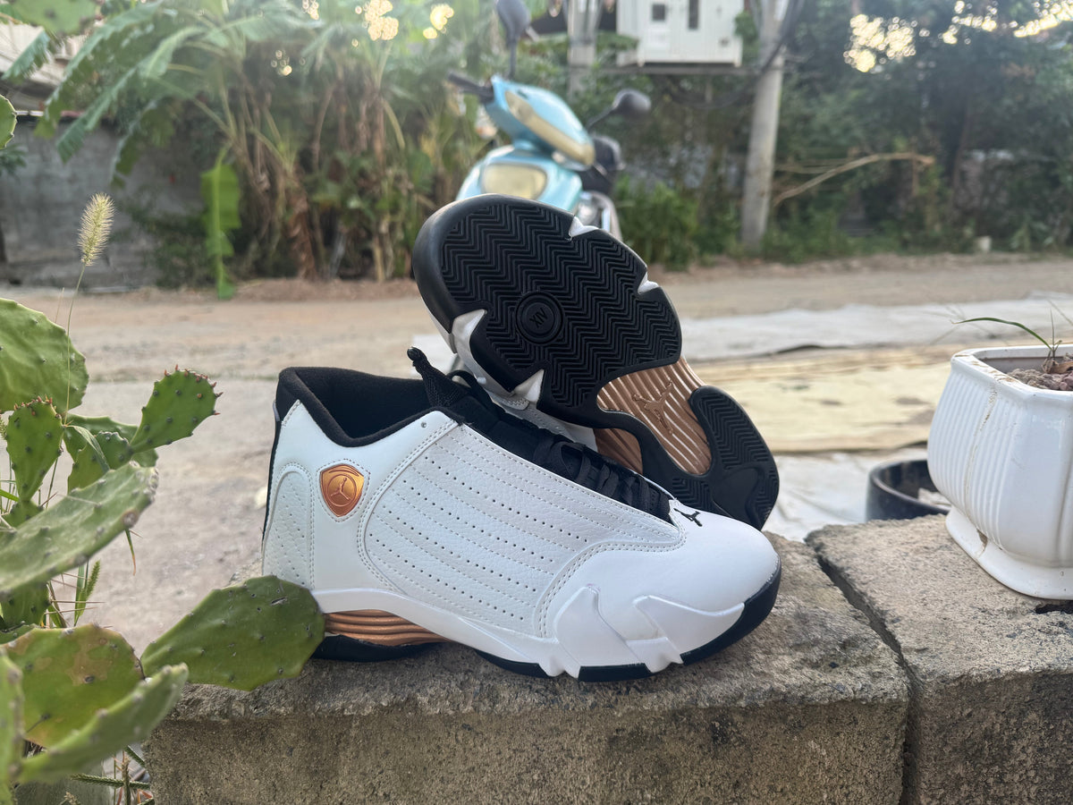 Air Jordan 14 Retro 'Black Toe' 2024 - product view 4