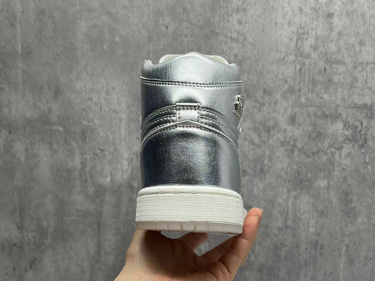 Air Jordan 1 Retro High OG – Metallic Silver - product view 1