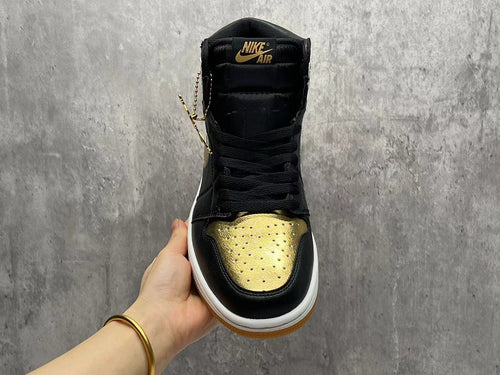 Air Jordan 1 Retro High OG – Black/Gold - product view 2