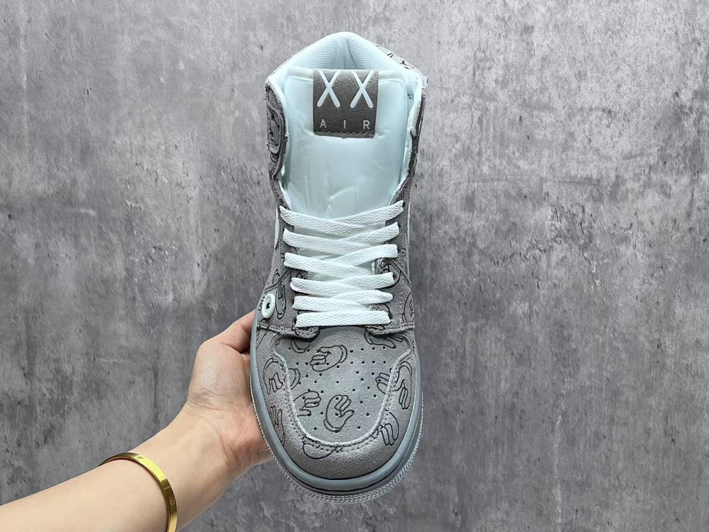 Air Jordan 1 Retro High OG Men's Sneaker - product view 2