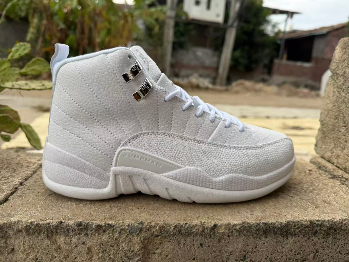 Air Jordan 12 Retro 'Summit White' White/Metallic Silver - product view 2