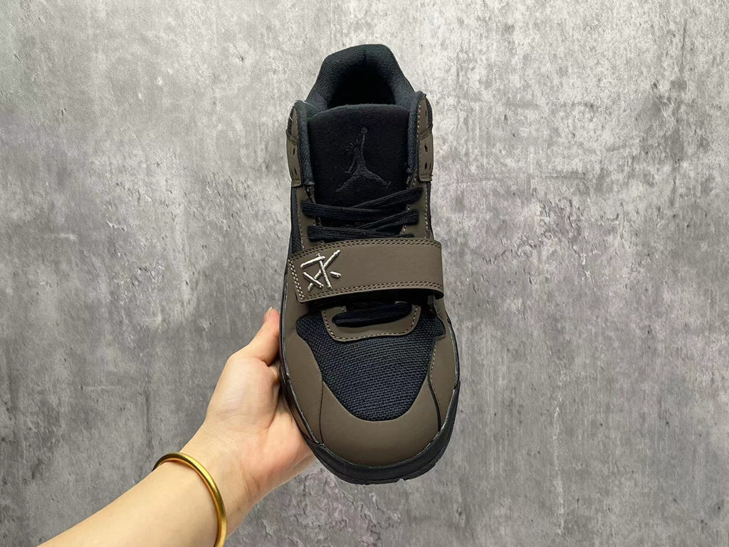 Air Jordan 1 Retro High OG × Travis Scott – Black/Brown - product view 3