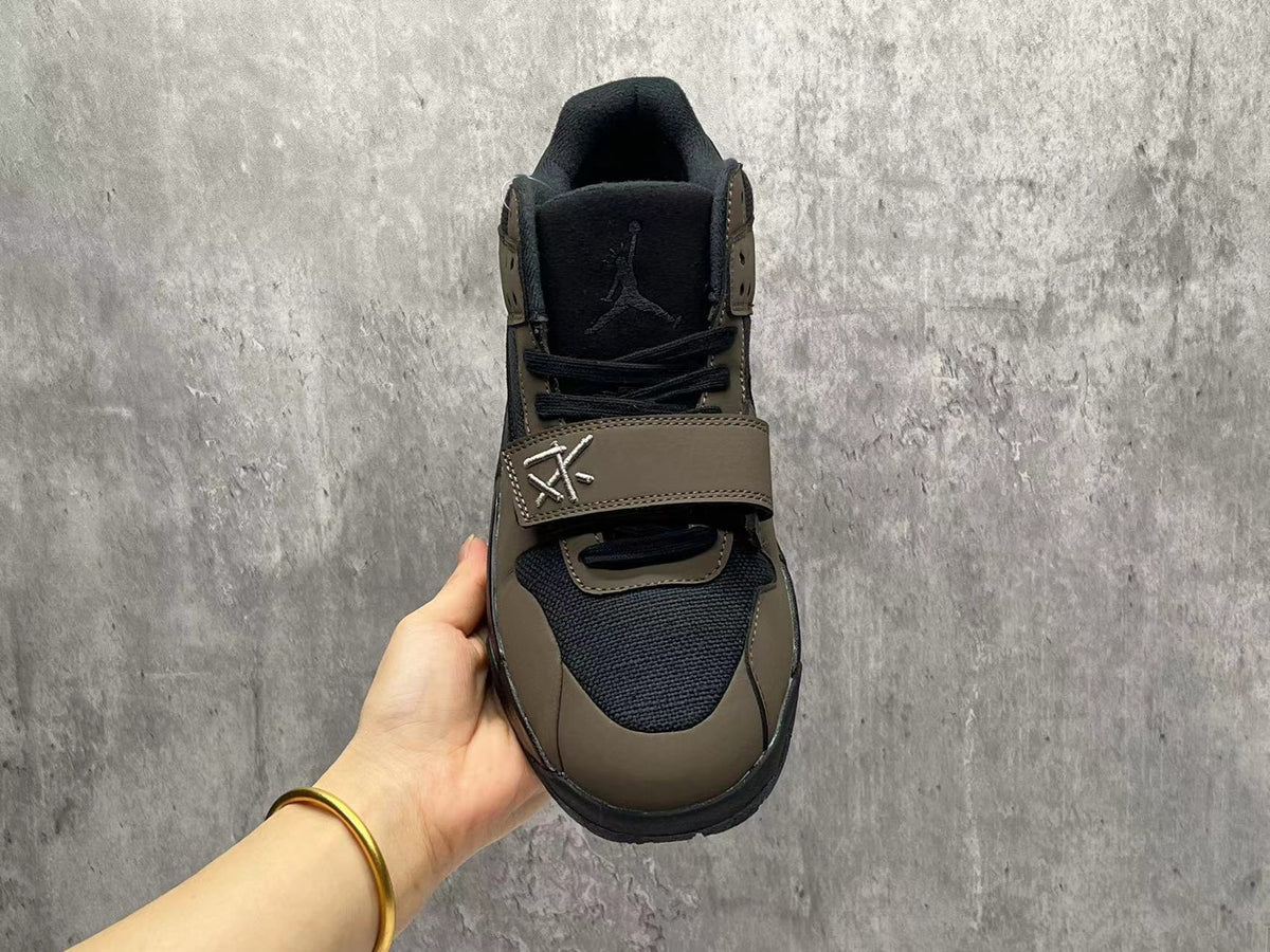 Air Jordan 1 Retro High OG × Travis Scott – Black/Brown - product view 3