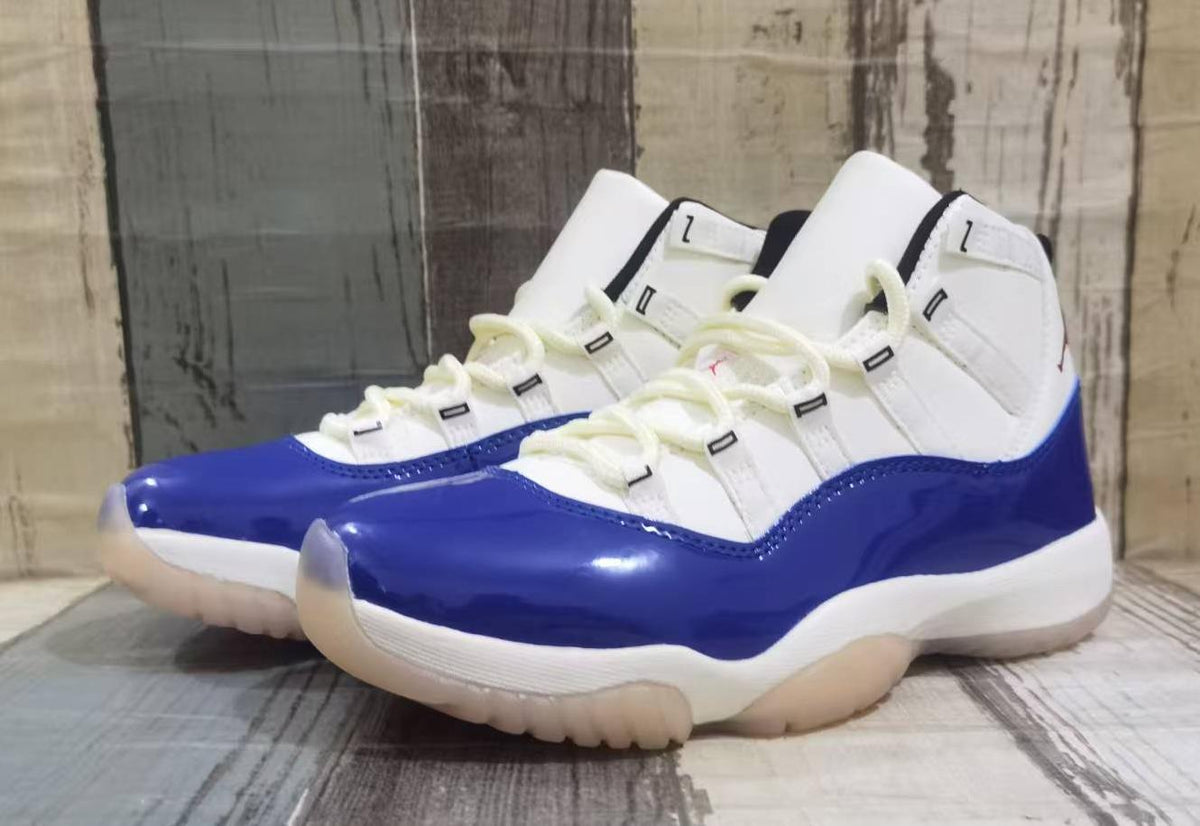 Air Jordan 11 'Rare Holiday 2025 - product view 3