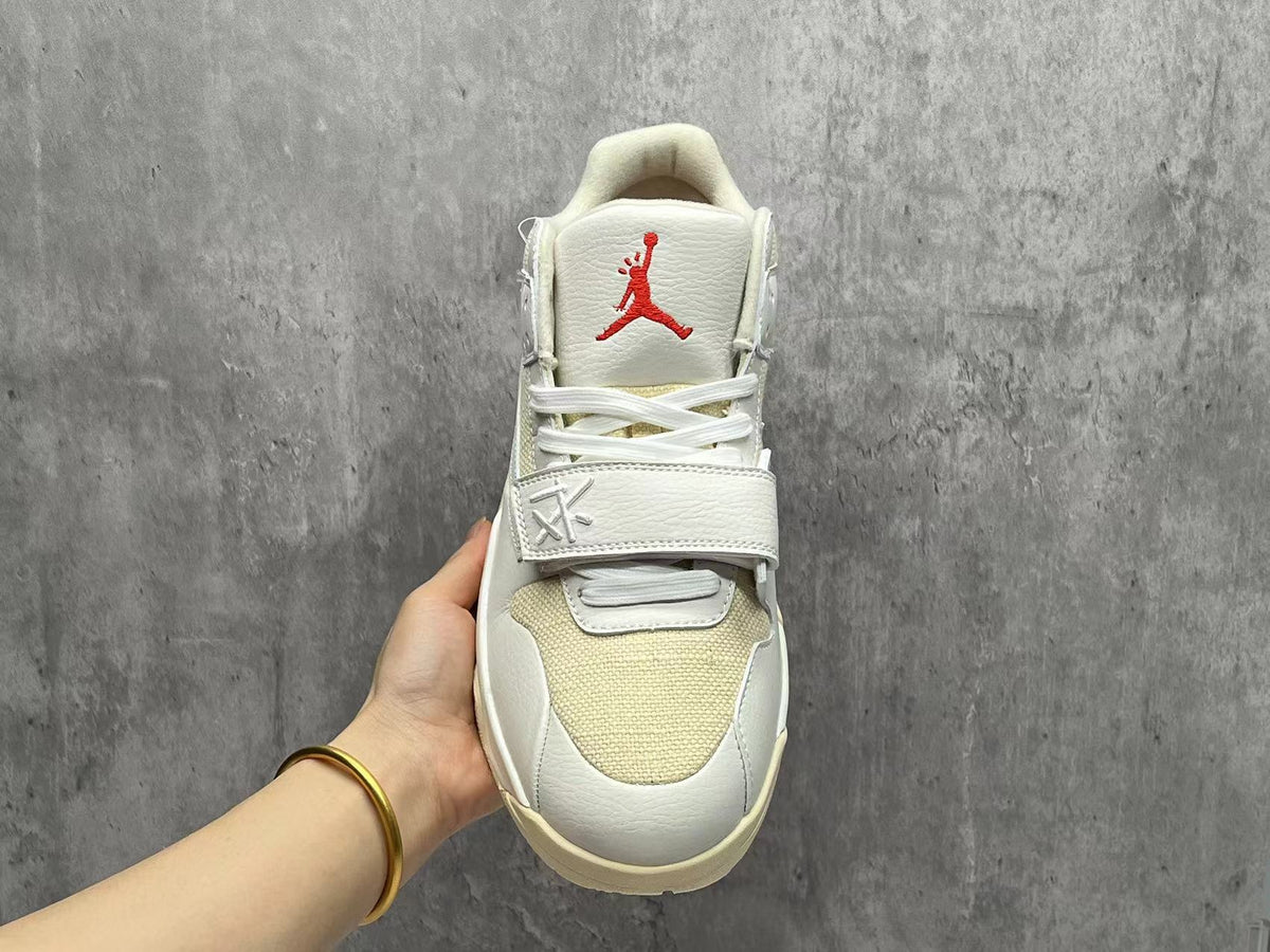 Air Jordan 1 Retro High OG × Travis Scott – Sail/Yellow - product view 3