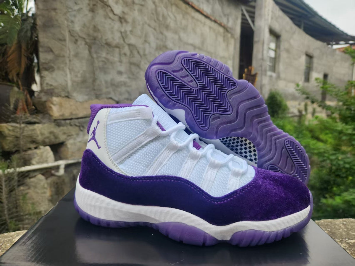 Air Jordan 11 Retro 'White Velvet Purple' - product view 4