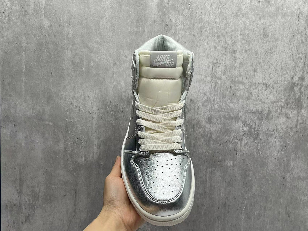 Air Jordan 1 Retro High OG – Metallic Silver - product view 3